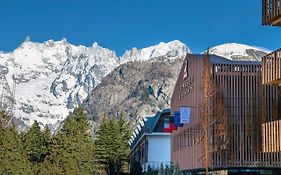Le Massif Hotel & Lodge Courmayeur - The Leading Hotels Of The World